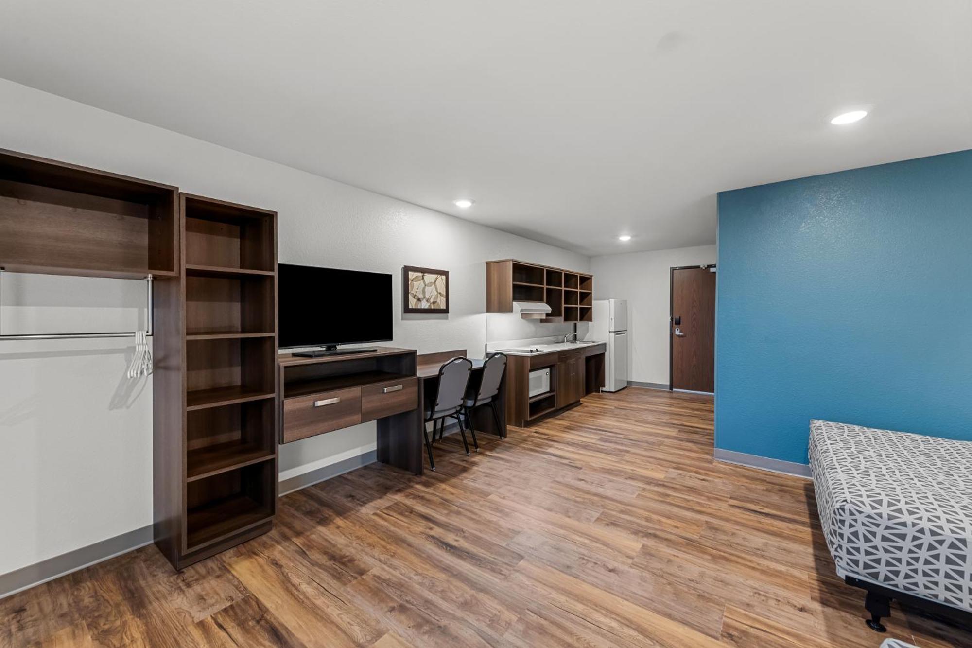 Woodspring Suites Kansas City Airport Buitenkant foto