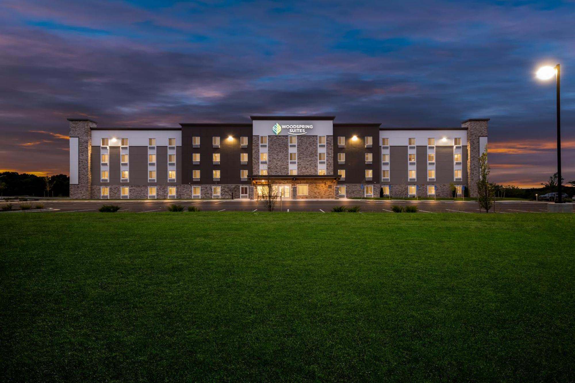 Woodspring Suites Kansas City Airport Buitenkant foto