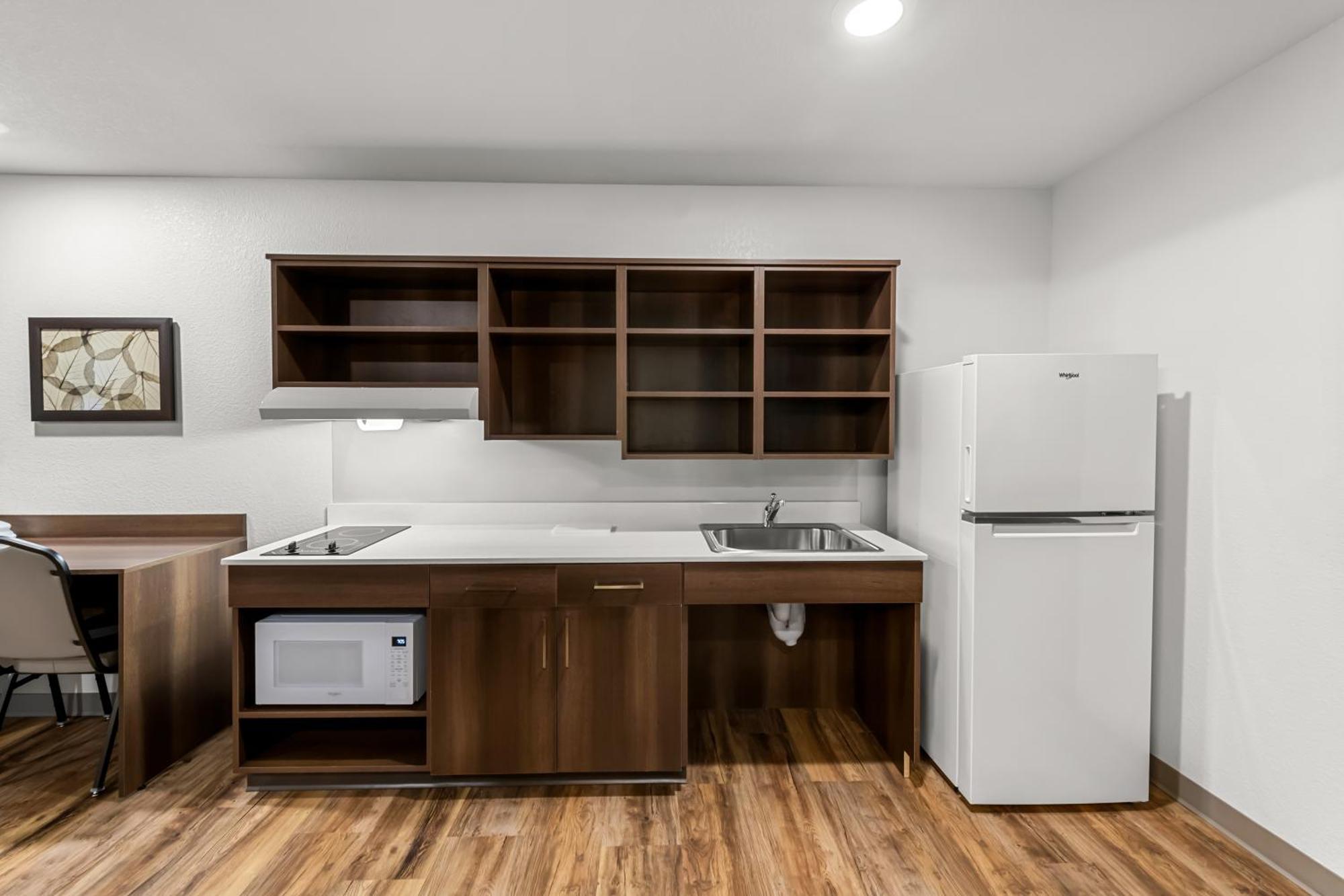 Woodspring Suites Kansas City Airport Buitenkant foto