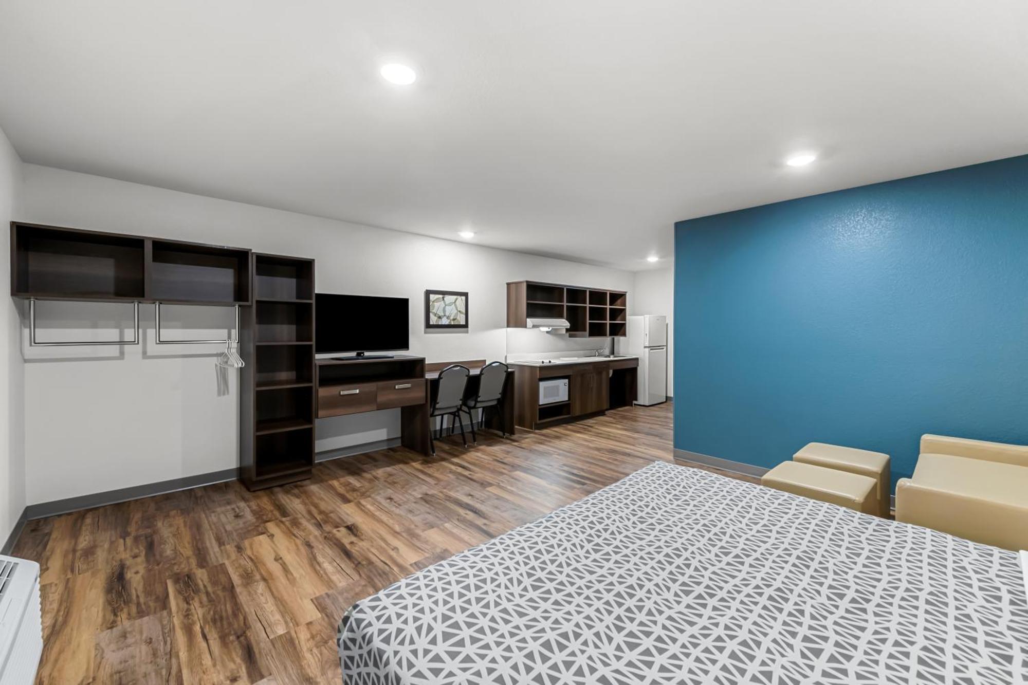 Woodspring Suites Kansas City Airport Buitenkant foto