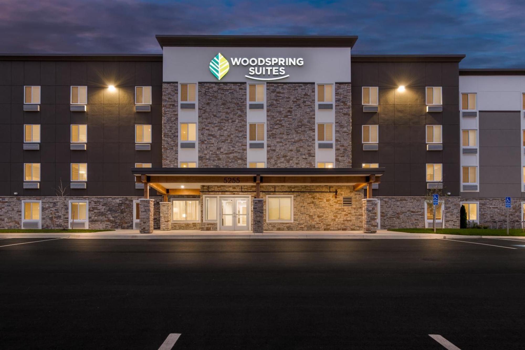 Woodspring Suites Kansas City Airport Buitenkant foto